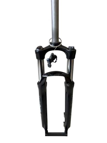 SR Suntour Xcm 26" Jant Gidondan Kilitlenebilir Bisiklet Maşası Siyah 1-1/8 QR Maşa Disk Fren Uyumlu ürün görseli 1