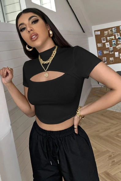 Kadın Siyah Göğüs Dekolteli Yarım Kollu Cut Out Crop Top Bluz ürün görseli 1