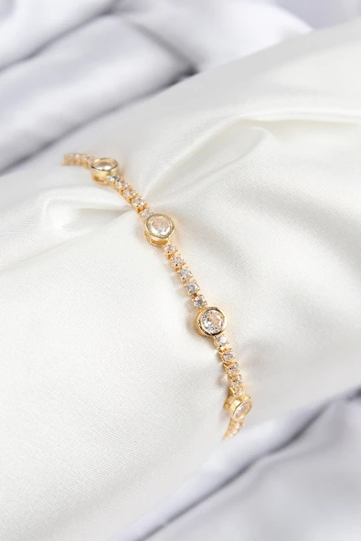 Pirinç Zirkon Taşlı Daire Model Gold Renk Asansörlü Kadın Bileklik Tj-Bb7745 ürün görseli 1
