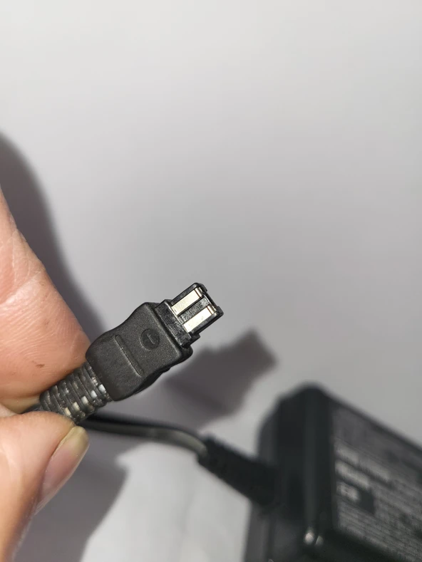 sony ac-L25b orjinal kamera adaptörü.. ürün görseli 1
