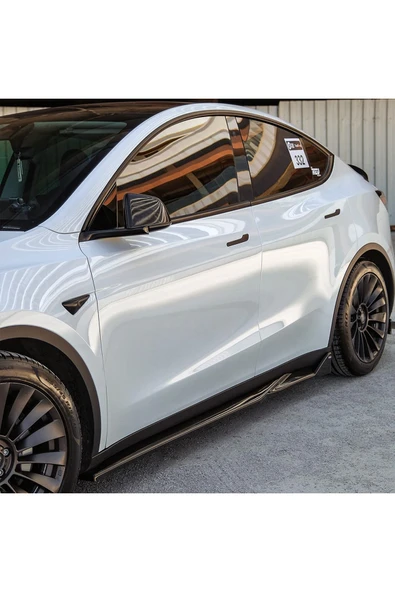ROAL TUNİNGTesla Model Y Yan Marşpiyel Takımı - 2020-2025 Modeller Arası Uyumlu Sağ-Sol Set (Piano Black) ürün görseli 1