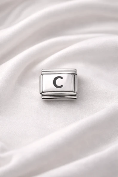 C Harfi Charm – Çelik Harfli Bileklik Aksesuarı ,Kişiye Özel Modüler Takı ürün görseli 1