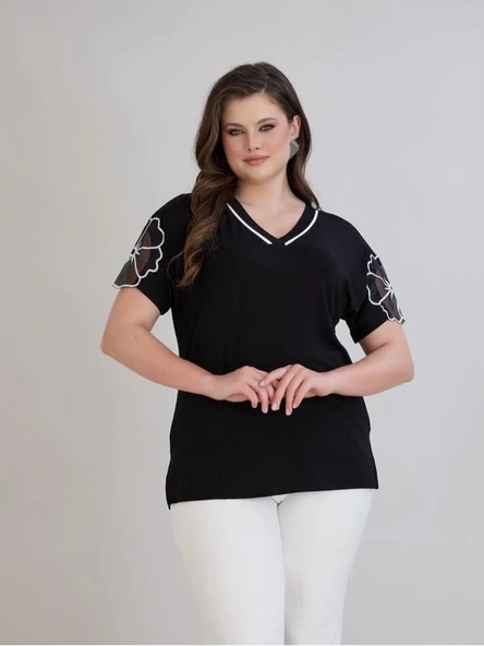 Kadın Yonca Kol Desenli V Yaka Siyah Şık Penye Tshirt ürün görseli 1