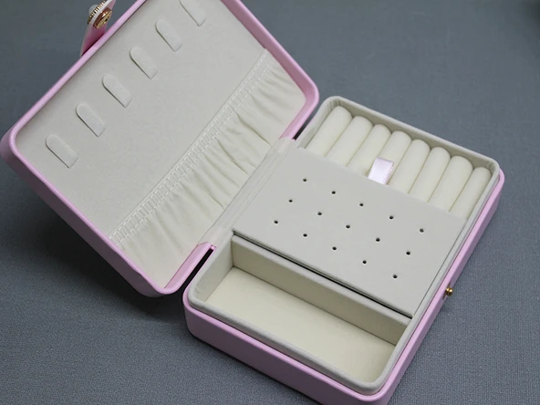16x11 cm Deri Kaplamalı Makyaj Ve Takı Kutusu ürün görseli 1