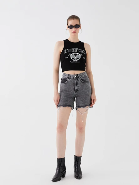 LCW Jeans Siyah Bermuda Fit Yırtık Detaylı Kadın Jean Şort ürün görseli 1