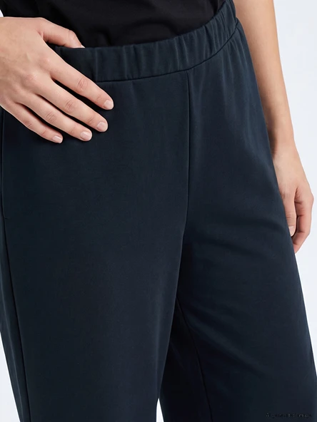 LCWAIKIKI Basic Lacivert Beli Lastikli Soft Touch Kadın Kapri - Resim 3