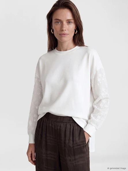 LCW EVERYDAY Beyaz Soft Touch Oversize Kadın Sweatshirt Tunik ürün görseli 1