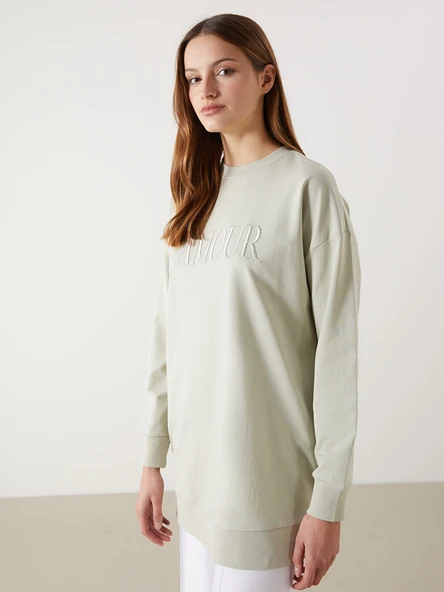 LCW Modest Gri Bisiklet Yaka Nakışlı Oversize Kadın Sweatshirt Tunik ürün görseli 1