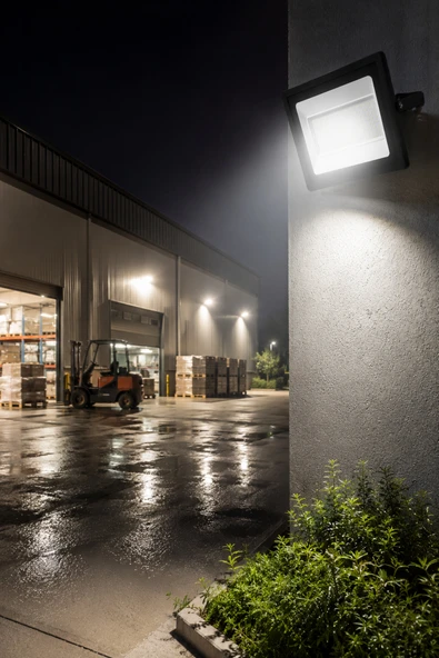 ENFE 200W LED Projektör 6500K Beyaz Işık IP65 Su Geçirmez Dış Mekan Bahçe Otopark Aydınlatma ürün görseli 1