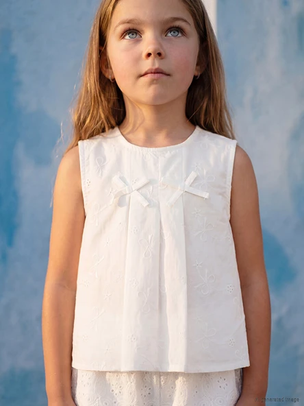 LCW Kids Beyaz Fiyonklu Nakışlı Kız Çocuk Bluz ürün görseli 1