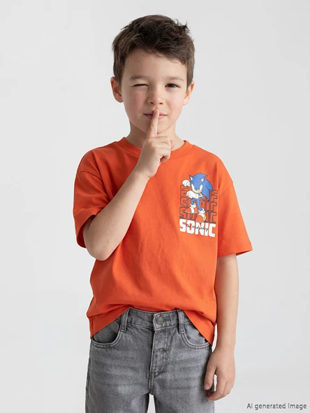 LCW Kids Kırmızı Bisiklet Yaka Sonic Baskılı Erkek Çocuk Tişört ürün görseli 1