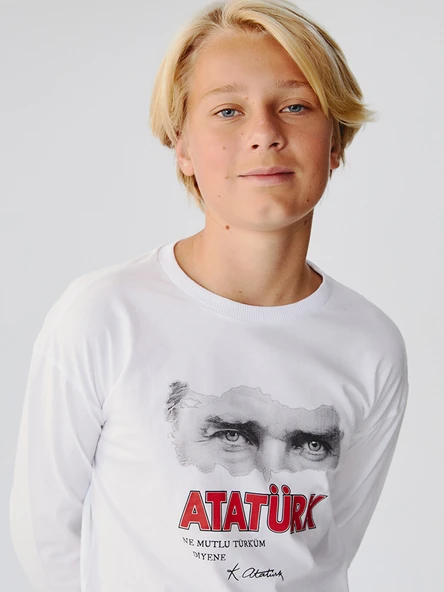 LCW Kids Beyaz Bisiklet Yaka Atatürk Baskılı Erkek Çocuk Tişört ürün görseli 1