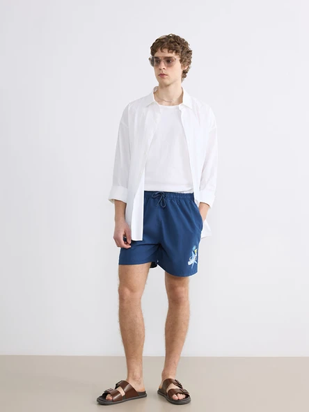 LCW SWIMWEAR Lacivert Sünger Bob Baskılı Erkek Deniz Şortu ürün görseli 1