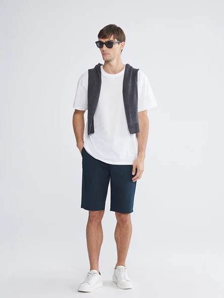 LCWAIKIKI Classic Lacivert Standart Kalıp Gabardin Erkek Şort ürün görseli 1