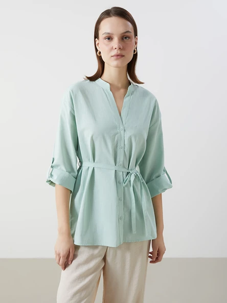 LCW Comfort Yeşil Kaçık Yaka Oversize Poplin Kadın Bluz ürün görseli 1