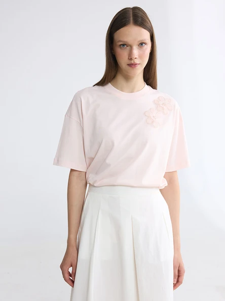 LCW Modest Pembe Bisiklet Yaka Nakışlı Bluz ürün görseli 1