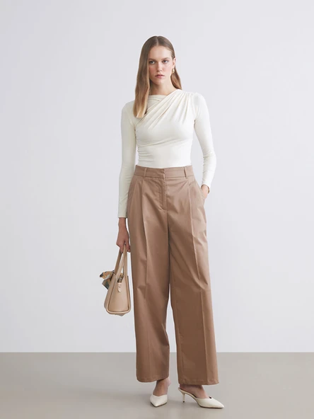 LCWAIKIKI Classic Kahverengi Loose Fit Geniş Paça Kadın Pileli Pantolon ürün görseli 1