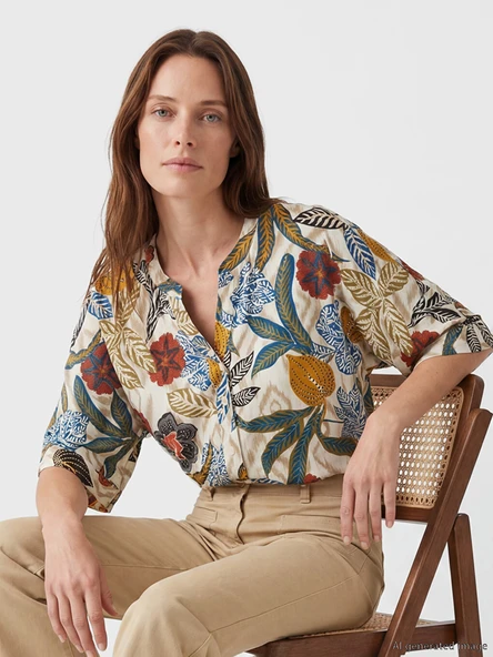 LCW Grace Karışık Kaçık Yaka Çiçekli Oversize Bluz ürün görseli 1