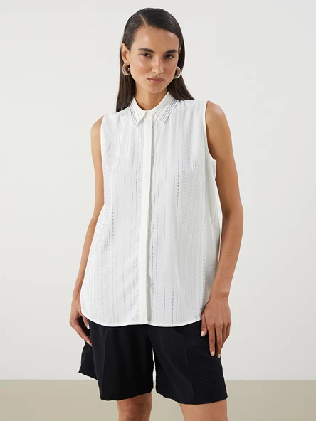 LCWAIKIKI Classic Beyaz Regular Fit Taşlı Kadın Gömlek ürün görseli 1