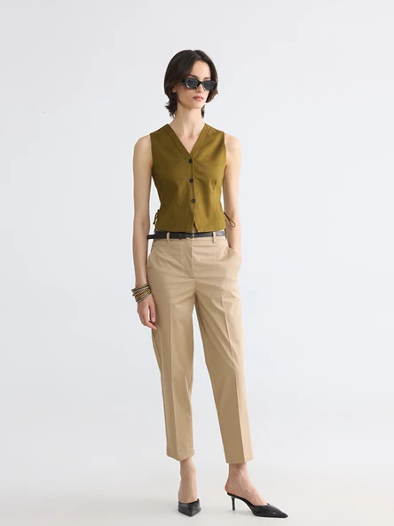 LCWAIKIKI Classic Bej Beli Kemerli Gabardin Kadın Pantolon ürün görseli 1