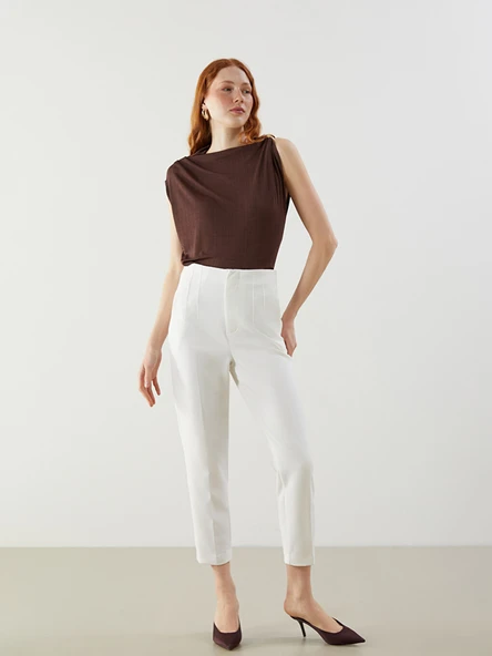 LCWAIKIKI Classic Beyaz Standart Fit Kadın Pantolon ürün görseli 1