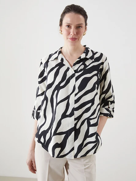 LCWAIKIKI Classic Bej Zebra Desenli Oversize Kadın Gömlek ürün görseli 1