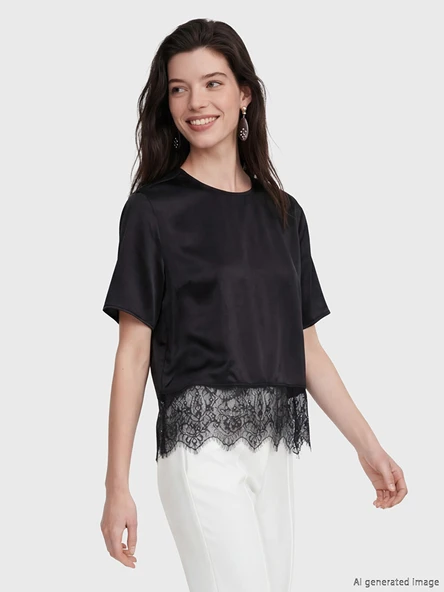 LCW Comfort Siyah Bisiklet Yaka Dantel Detaylı Poplin Bluz ürün görseli 1