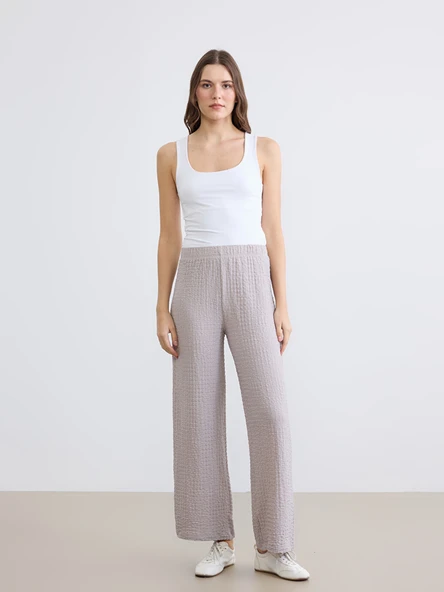 LCWAIKIKI Classic Gri Beli Lastikli Dokulu Geniş Paça Kadın Pantolon ürün görseli 1