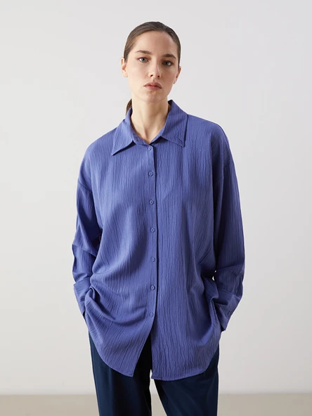LCWAIKIKI Classic Lacivert Dokulu Oversize Kadın Gömlek ürün görseli 1