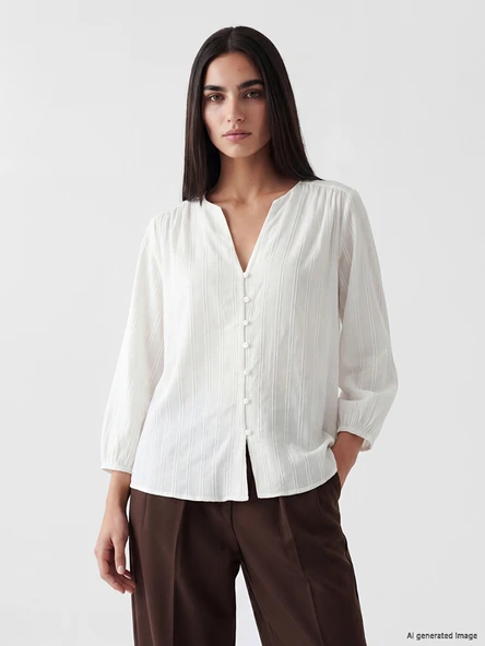 LCW Vision Beyaz Kaçık Yaka Çizgili Oversize Armürlü Bluz ürün görseli 1