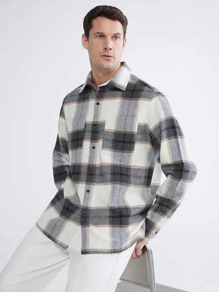 LCWAIKIKI Classic Bej Loose Fit Ekose Erkek Gömlek ürün görseli 1