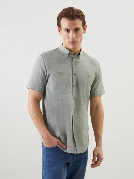 LCWAIKIKI Classic Haki Regular Fit Kısa Kollu Keten Görünümlü Erkek Gömlek ürün görseli 1