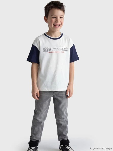 LCW Kids Beyaz Bisiklet Yaka Baskılı Erkek Çocuk Tişört ürün görseli 1