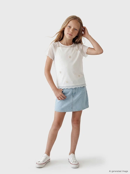 LCW Kids Ekru Bisiklet Yaka Nakışlı Kız Çocuk Tişört ürün görseli 1