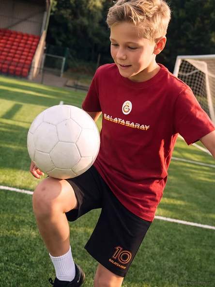 LCW Kids Kırmızı Bisiklet Yaka Galatasaray Baskılı Erkek Çocuk Tişört ürün görseli 1