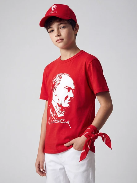 LCW Kids Kırmızı Atatürk Baskılı Erkek Çocuk Tişört ürün görseli 1