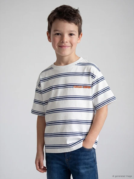 LCW Kids İndigo Bisiklet Yaka Çizgili Erkek Çocuk Tişört ürün görseli 1