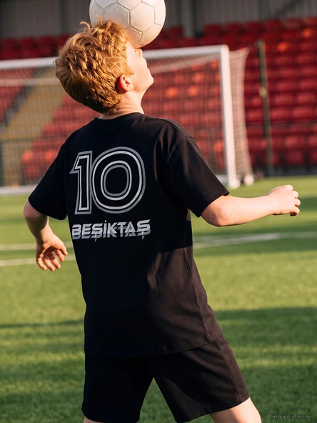 LCW Kids Siyah Bisiklet Yaka Beşiktaş Baskılı Erkek Çocuk Tişört ürün görseli 1