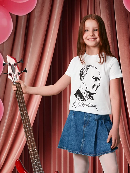 LCW Kids Beyaz Bisiklet Yaka Atatürk Baskılı Kız Çocuk Tişört ürün görseli 1
