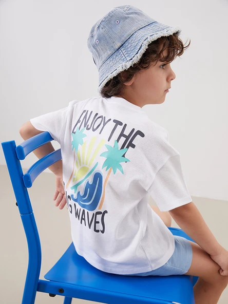LCW Kids Beyaz Bisiklet Yaka Baskılı Erkek Çocuk Tişört ürün görseli 1