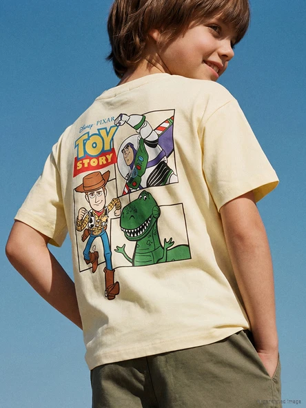 LCW Kids Sarı Bisiklet Yaka Toy Story Baskılı Erkek Çocuk Tişört ürün görseli 1