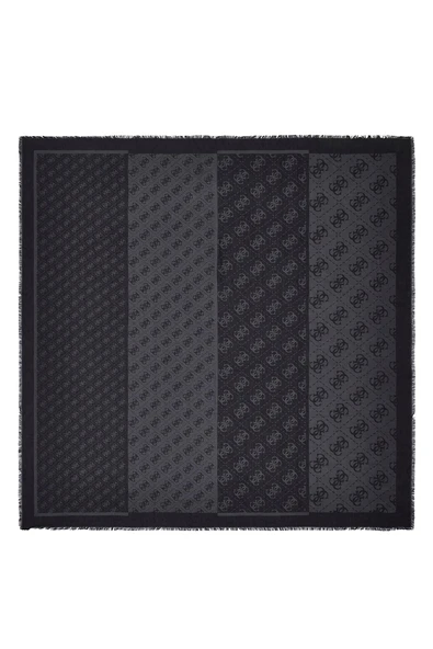 Guess Lindsey Jakarlı Kefiah 120x120 Kadın Siyah Eşarp AW5526VIS03-CLO ürün görseli 1