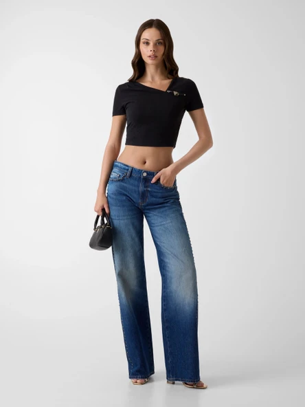 Guess Kısa Kollu Karole Asimetrik Yaka Crop Kadın Siyah Bluz W6YP33K4383-JBLK ürün görseli 1