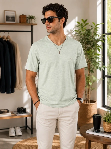 Erkek Haki V Yaka Slim Fit T-Shirt ürün görseli 1