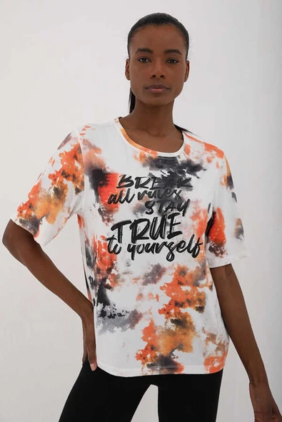 Kadın Beyaz Bisiklet Yaka T-Shirt ürün görseli 1