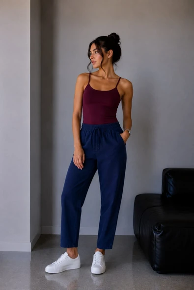 1019 Kadın %100 Pamuk Gabardin Lastikli Bel Havuç Kesim Pantolon Lacivert ürün görseli 1