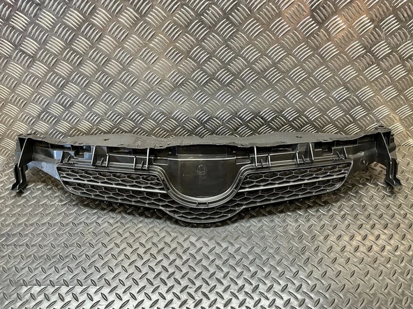 Toyota Auris 2007-2009 Panjur Siyah (Oem No: 53111-02390) ürün görseli 1