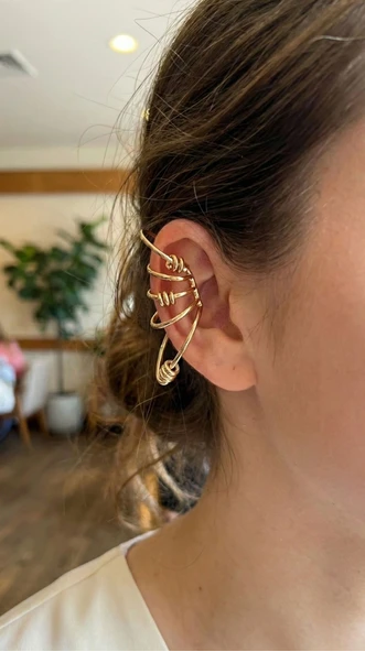 Pirinç Halkalı Model Gold Renk Kıkırdak Küpe ürün görseli 1