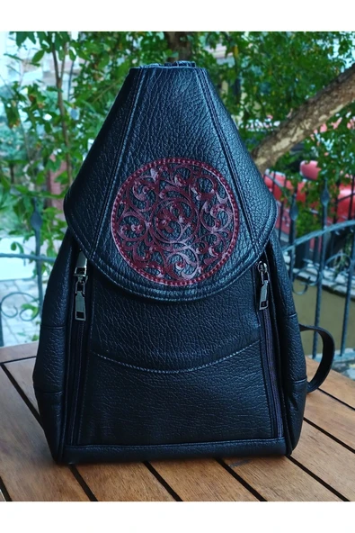 Durush Collection HAKİKİ DERİ, TASARIM EL İŞLEMESİ SİYAH SIRT ÇANTASI ürün görseli 1