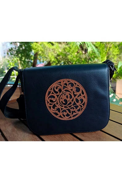 Durush Collection TASARIM GERÇEK DERİ SİYAH EL İŞLEMELİ ÇAPRAZ KADIN ÇANTASI ürün görseli 1